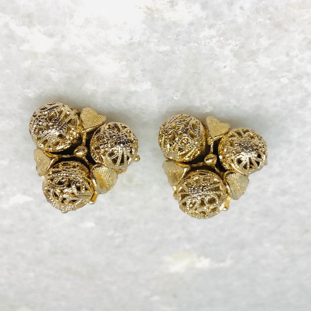 Vintage Gold Toned Filagree Trefoil Flower Bud Leaves Clip On Statement Earrings